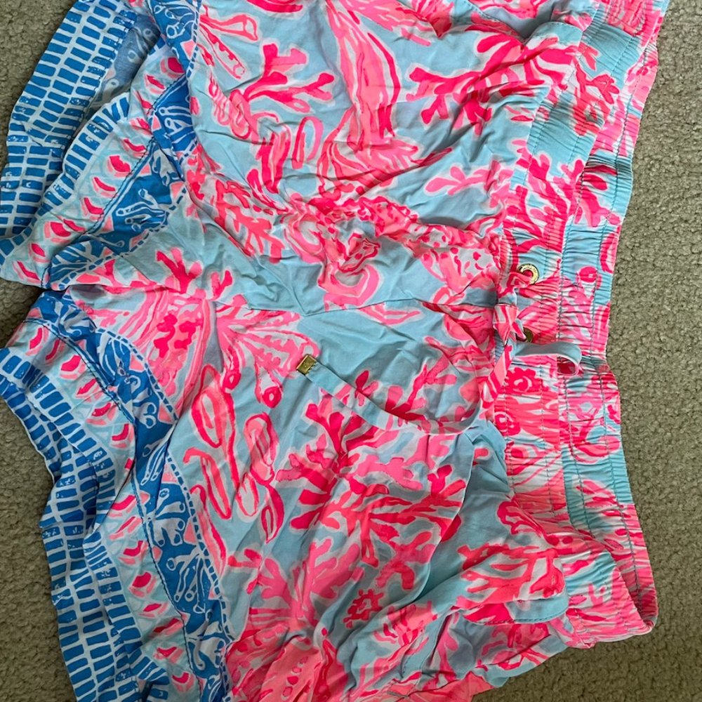 Lilly Pulitzer Shorts Size Medium (Pink and Blue ) - Soft Shorts